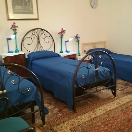 לינה וארוחת בוקר Ever מסטרה